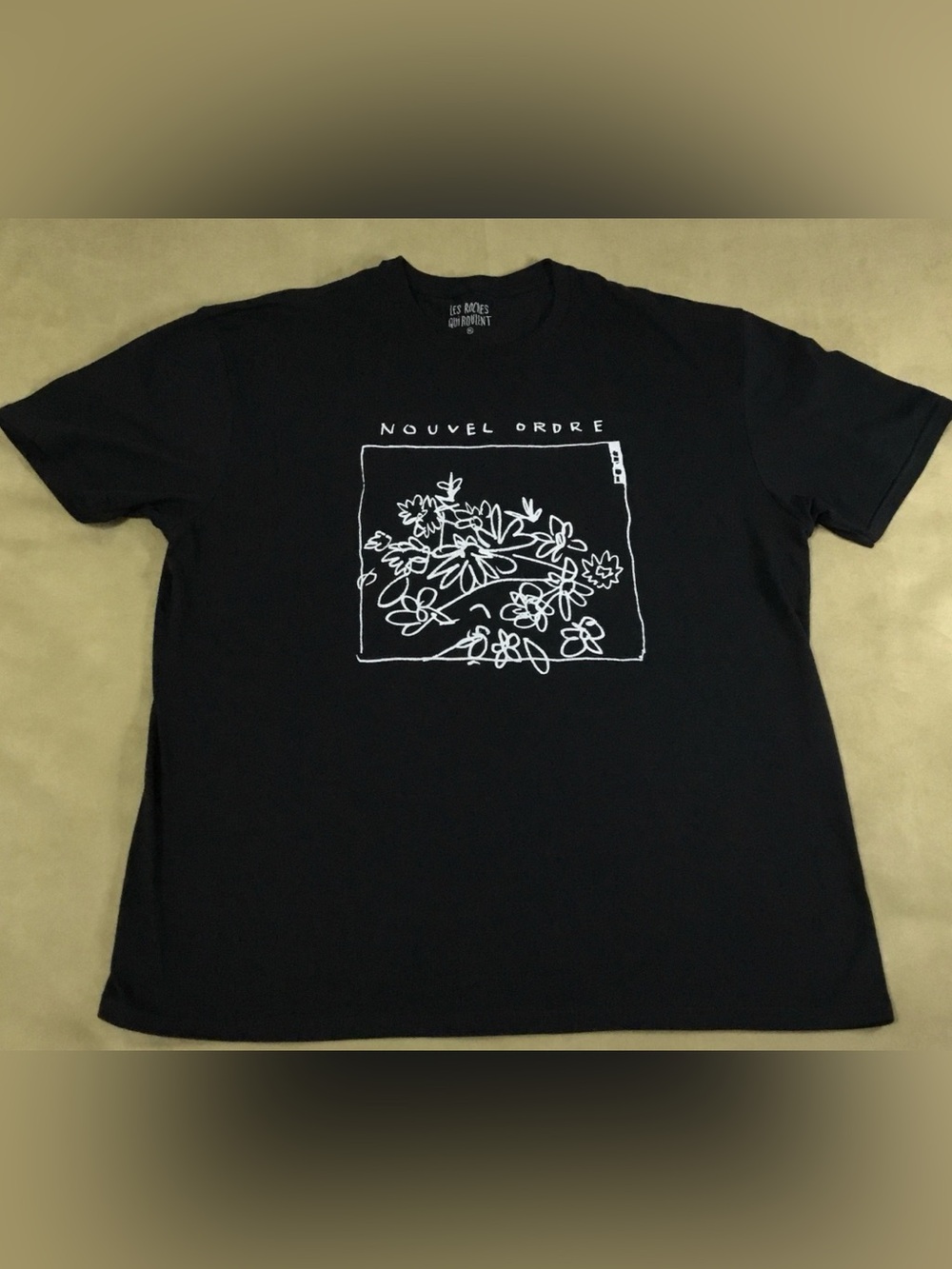 Men’s Black Graphic Tee size XL - M204